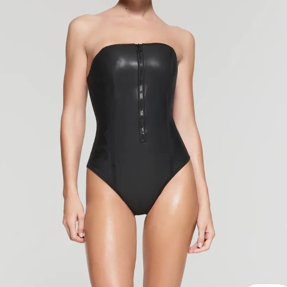 SKIMS Rubberized Scuba Swim Strapless One Piece - Picture 1 of 14